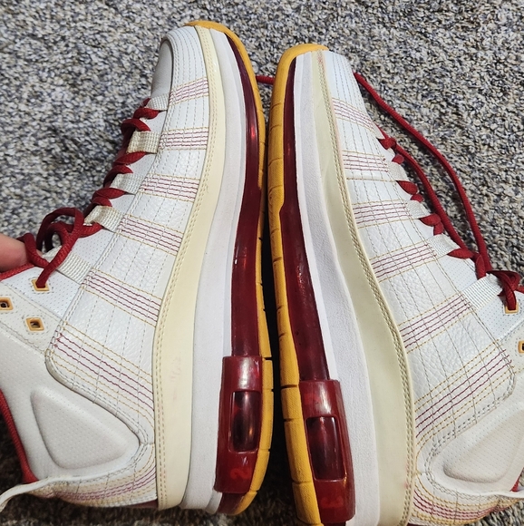 Jordan Take Flight- Oak Hill edition. 2010. Size 9 - Picture 4 of 8